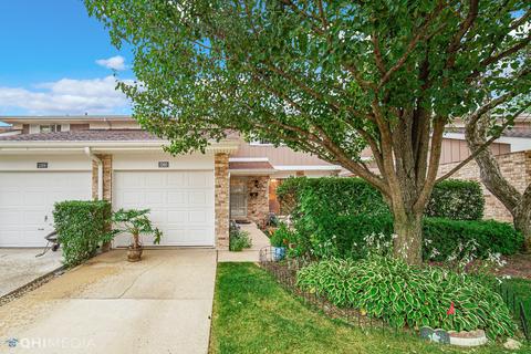 1260 Edinburgh Ct, Wheaton, IL 60189 photo 1