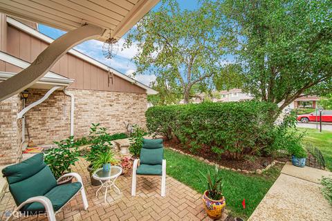 1260 Edinburgh Ct, Wheaton, IL 60189 photo 4
