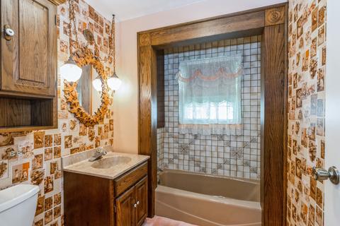 745 N Adele St, Elmhurst, IL 60126 photo 5