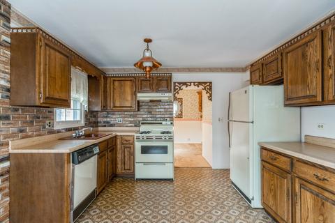 745 N Adele St, Elmhurst, IL 60126 photo 3