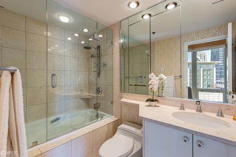 100 E Huron St #1302, Chicago, IL 60611 photo 13