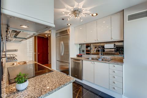 100 E Huron St #1302, Chicago, IL 60611 photo 2