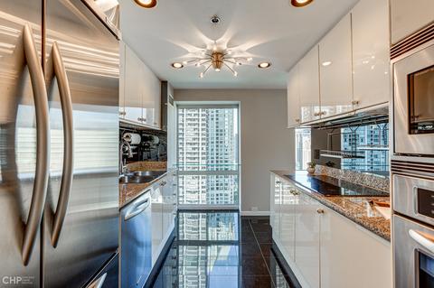 100 E Huron St #1302, Chicago, IL 60611 photo 4
