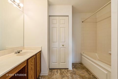 2132 Glacier Ct, Algonquin, IL 60102 photo 12