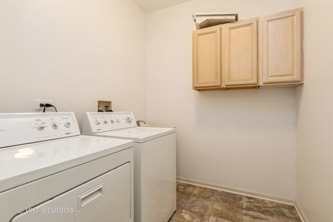 2132 Glacier Ct, Algonquin, IL 60102 photo 9