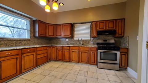 445 Fulton St, Elgin, IL 60120 photo 12