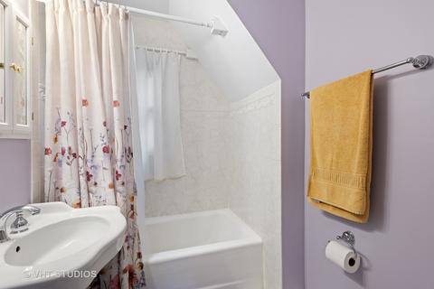 828 S Gables Blvd, Wheaton, IL 60189 photo 11