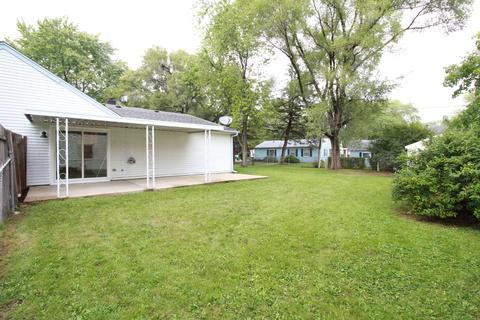 55 Amesbury Rd, Montgomery, IL 60538 photo 2