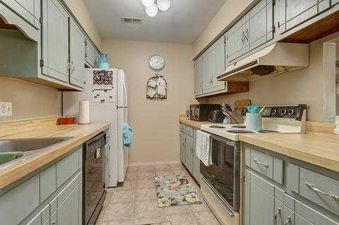 1486 Stonebridge Cir #A10, Wheaton, IL 60189 photo 8