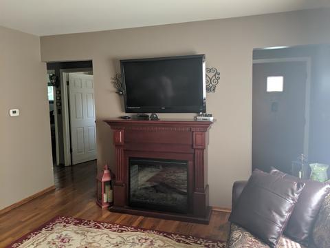 310 Apache Ln, Hoffman Estates, IL 60169 photo 3
