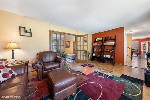 580 Chester Ct E, Aurora, IL 60504 photo 5