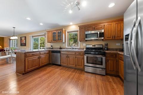 580 Chester Ct E, Aurora, IL 60504 photo 6