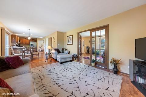 580 Chester Ct E, Aurora, IL 60504 photo 10