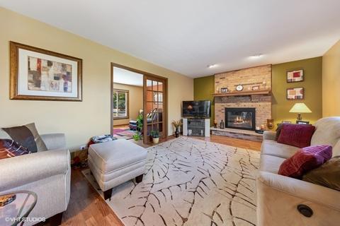 580 Chester Ct E, Aurora, IL 60504 photo 9