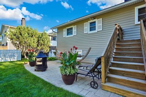 1106 E Juniper Ln, Mount Prospect, IL 60056 photo 6