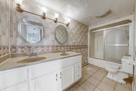 365 Willow Tree Ct, Hoffman Estates, IL 60169 photo 19