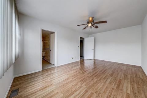 365 Willow Tree Ct, Hoffman Estates, IL 60169 photo 18