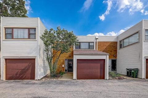 365 Willow Tree Ct, Hoffman Estates, IL 60169 photo 1
