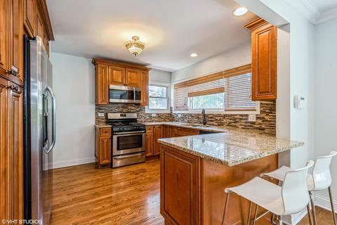 1215 Pitner Ave, Evanston, IL 60202 photo 4