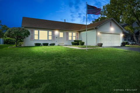 1040 Prairie Dr, Algonquin, IL 60102 photo 1