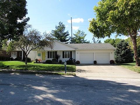 115 Cedar Dr, Clinton, IL 61727 photo 1