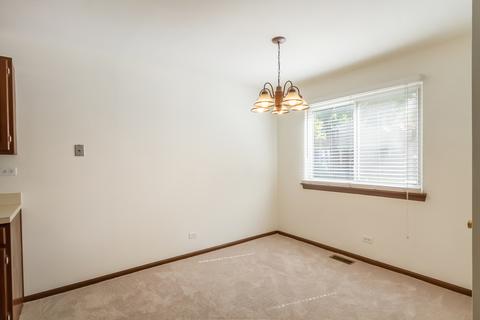 713 Crescent Ct #D1, Bartlett, IL 60103 photo 4