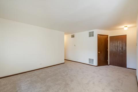 713 Crescent Ct #D1, Bartlett, IL 60103 photo 3