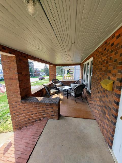 1438 S Float Ave, Freeport, IL 61032 photo 2