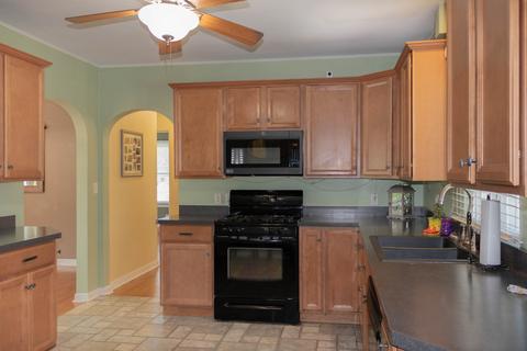 1220 Meyer St, Elgin, IL 60123 photo 4