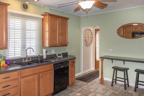 1220 Meyer St, Elgin, IL 60123 photo 5