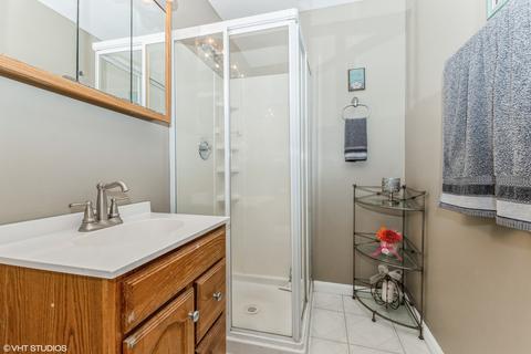 8913 Fairlane Dr, Bridgeview, IL 60455 photo 8