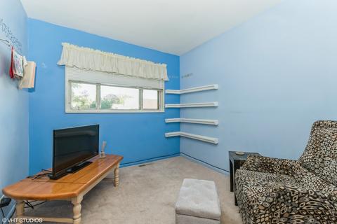 8913 Fairlane Dr, Bridgeview, IL 60455 photo 9