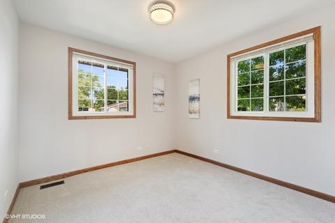1264 Reading Ct, Wheaton, IL 60189 photo 11