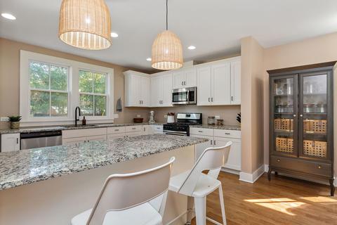 273 N Spring St, Elgin, IL 60120 photo 5