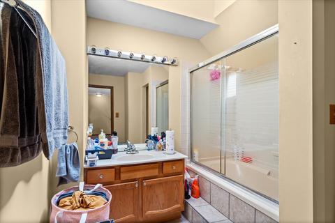 4585 Olmstead Dr, Hoffman Estates, IL 60192 photo 9