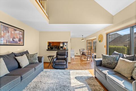 4585 Olmstead Dr, Hoffman Estates, IL 60192 photo 4