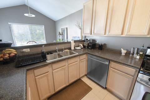 2247 Daybreak Dr, Aurora, IL 60503 photo 7