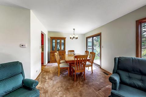935 Rosedale Ln, Hoffman Estates, IL 60169 photo 8