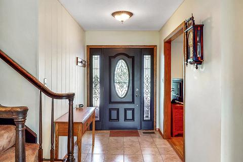 935 Rosedale Ln, Hoffman Estates, IL 60169 photo 4