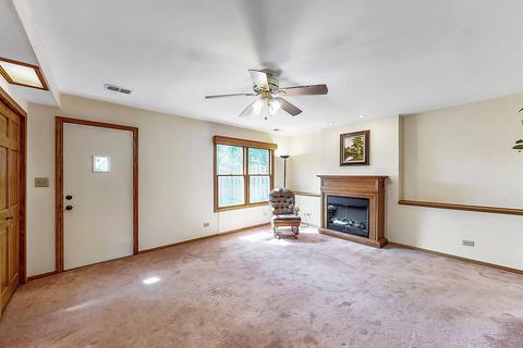 935 Rosedale Ln, Hoffman Estates, IL 60169 photo 16