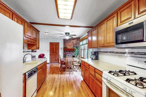 935 Rosedale Ln, Hoffman Estates, IL 60169 photo 9