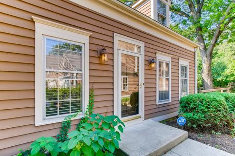 1624 Stonebridge Trl, Wheaton, IL 60189 photo 2
