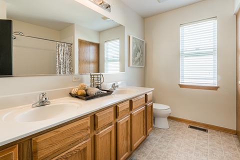 612 Donegal Dr, Elgin, IL 60124 photo 22