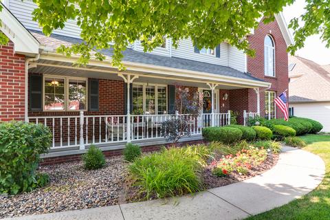 2204 Berry Ln, Bloomington, IL 61704 photo 1