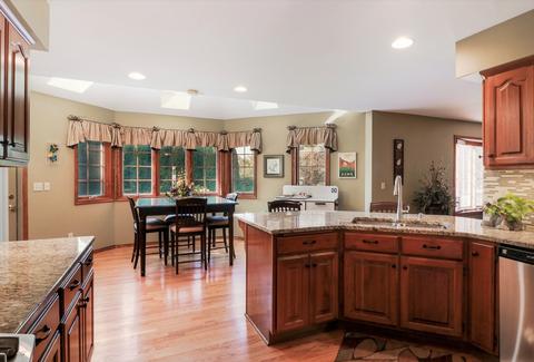 2204 Berry Ln, Bloomington, IL 61704 photo 8