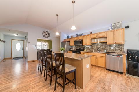 2313 Manor Ln, Mchenry, IL 60051 photo 7