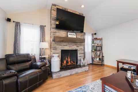 2313 Manor Ln, Mchenry, IL 60051 photo 5