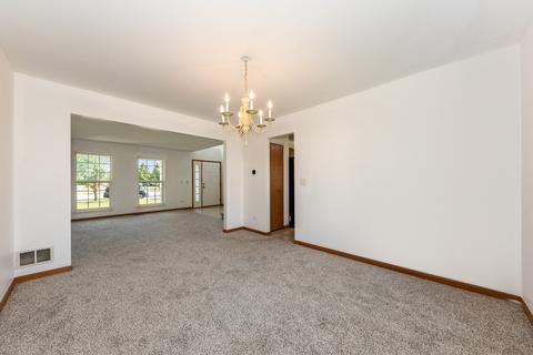1312 Burns Ct, Minooka, IL 60447 photo 4