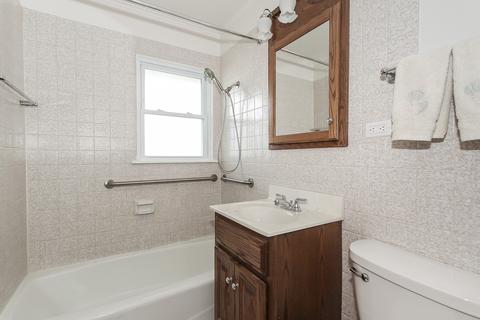 65 S Meyer Ct, Des Plaines, IL 60016 photo 16