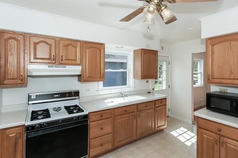 65 S Meyer Ct, Des Plaines, IL 60016 photo 12